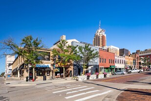 110 W Washtenaw St, Lansing MI - Storefront Property