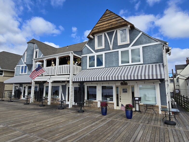 7 Boardwalk, Sparta, NJ for sale - Building Photo - Image 1 of 35