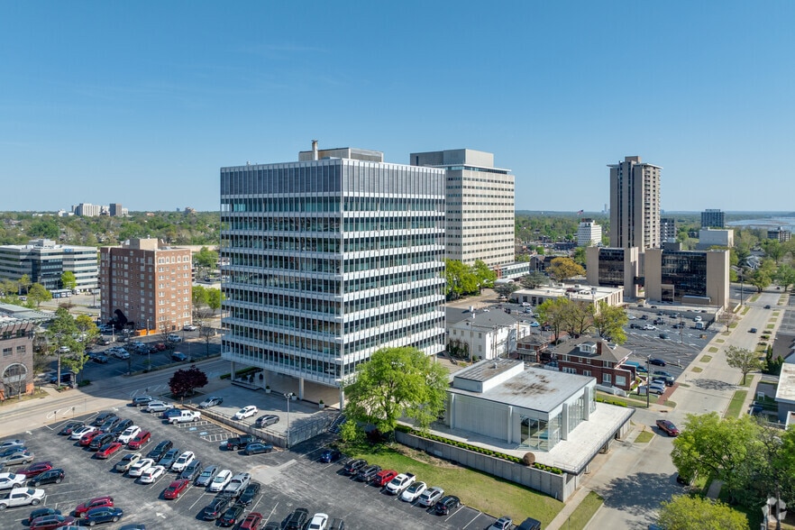 1350 S Boulder Ave, Tulsa, OK for lease - Primary Photo - Image 1 of 5