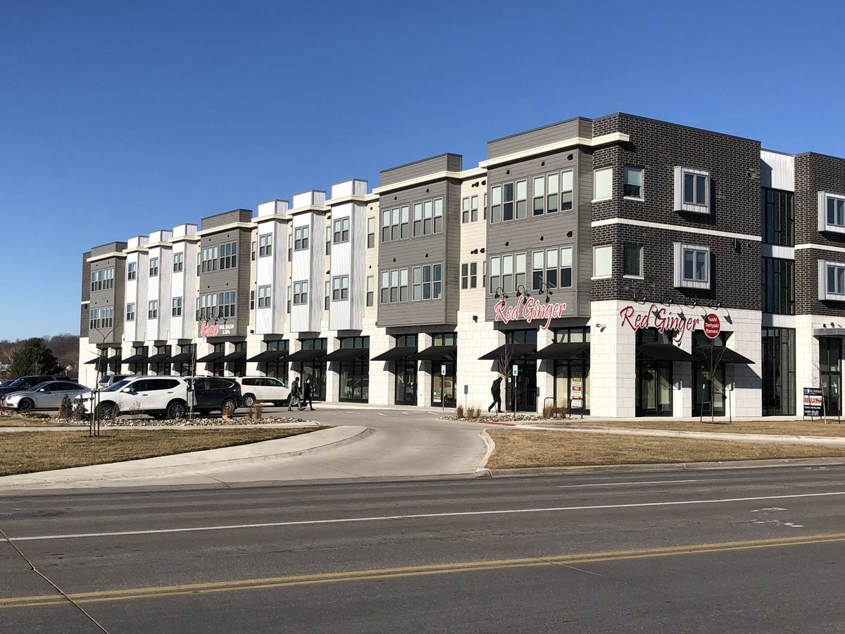 1301 S Gilbert St, Iowa City, IA 52240