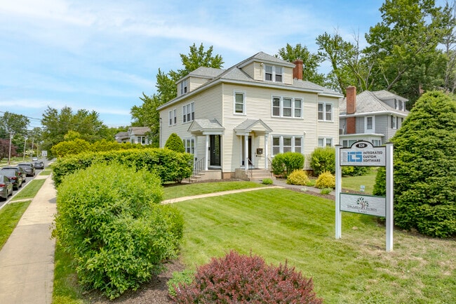 More details for 820 Farmington Ave, West Hartford, CT - Office for Sale