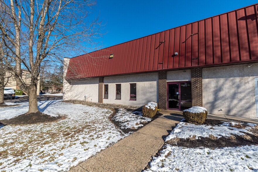 11 Church Rd, Hatfield, PA for sale - Primary Photo - Image 1 of 1