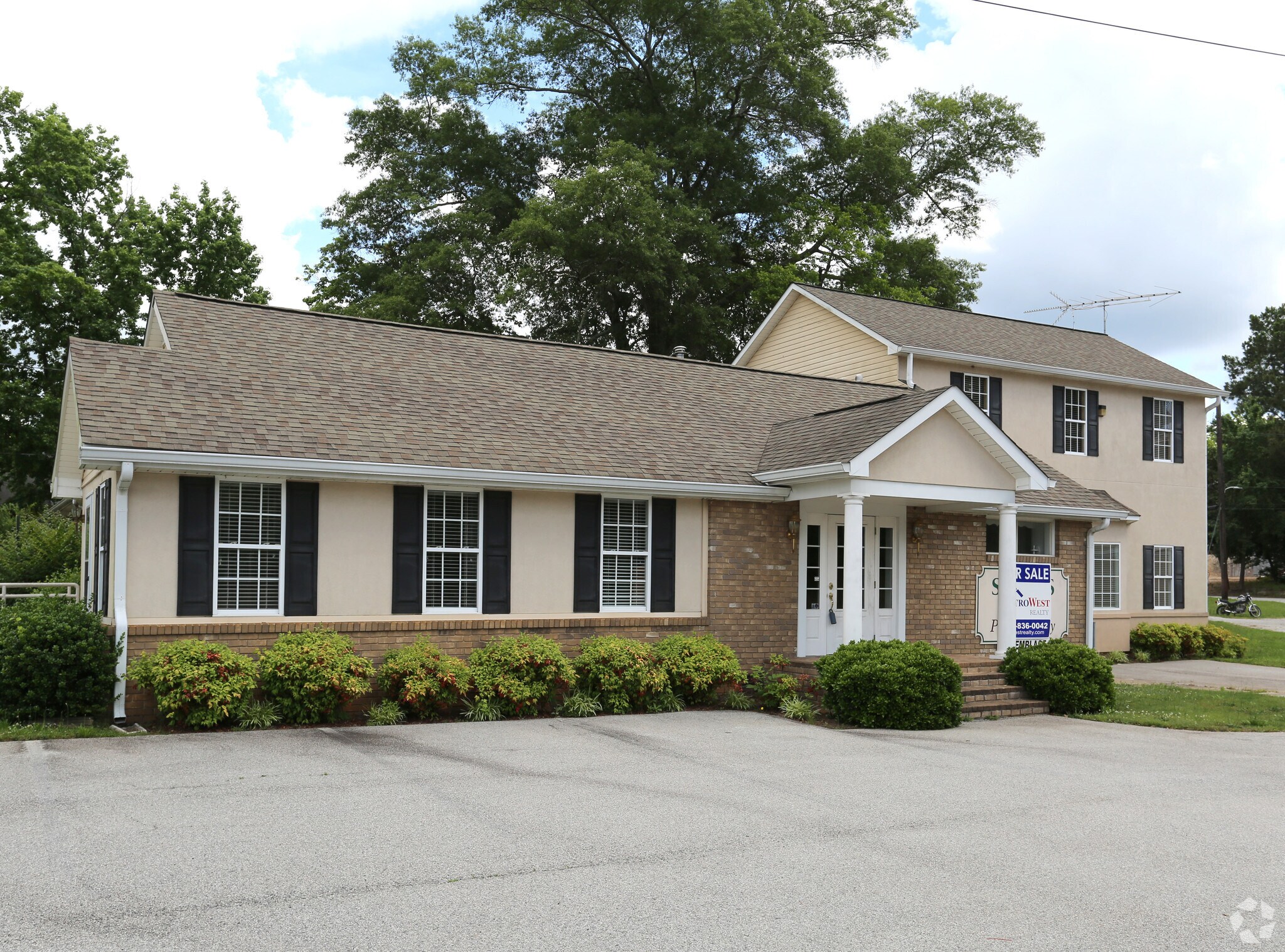 208 W Center St, Carrollton, GA for sale Primary Photo- Image 1 of 1