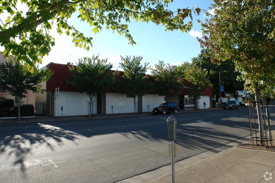 700 Broadway St, Chico, CA for lease - Building Photo - Image 2 of 2