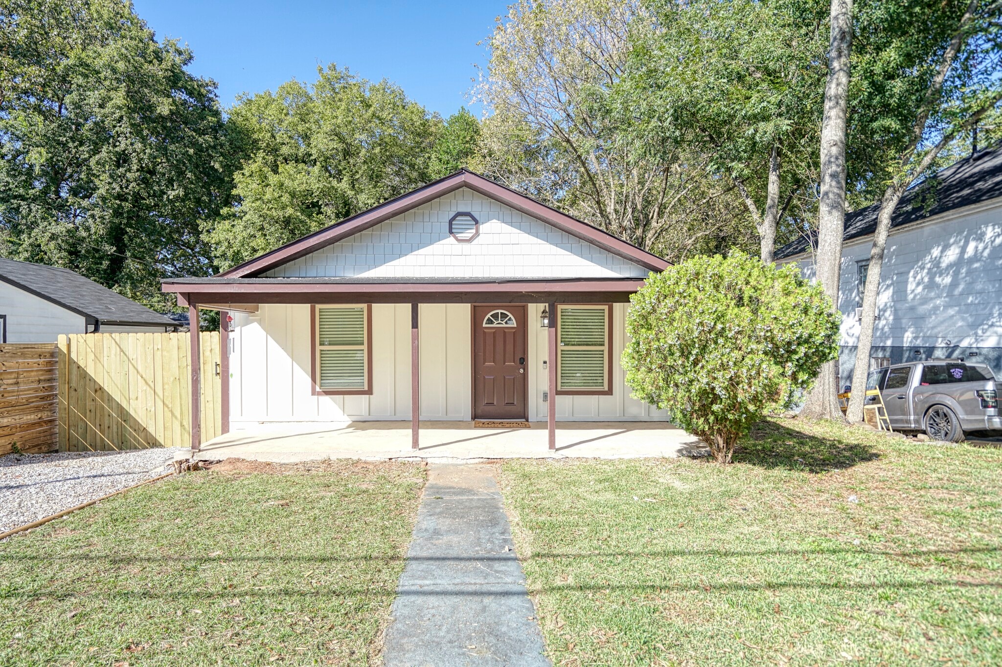 10-Property Investment Portfolio portfolio of 4 properties for sale on LoopNet.com Building Photo- Image 1 of 9