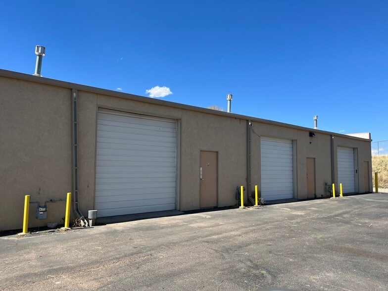 5755 Industrial Pl, Colorado Springs, CO for lease - Building Photo - Image 2 of 8
