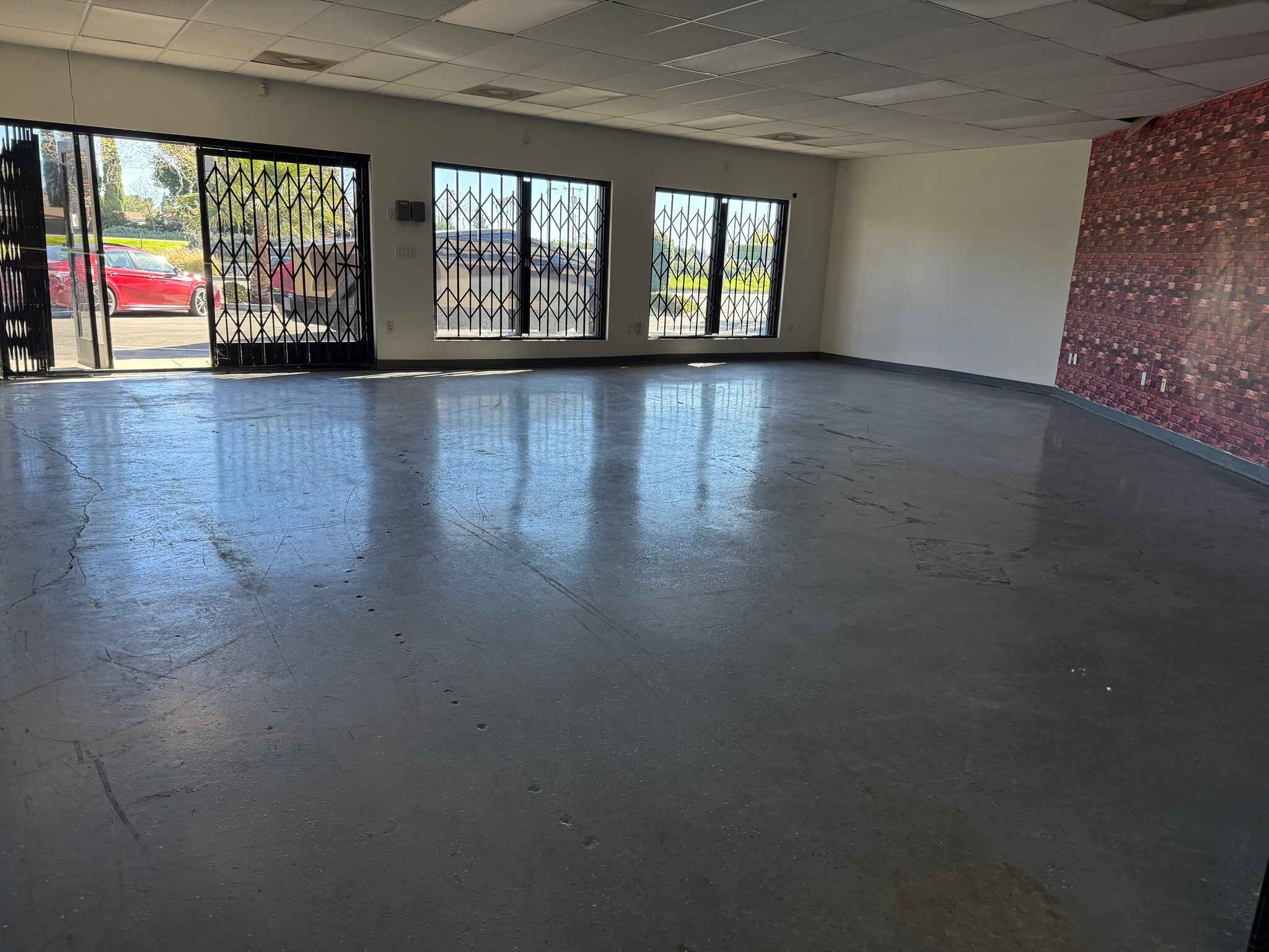8841-8863 Canoga Ave, Canoga Park, CA for lease Interior Photo- Image 1 of 6