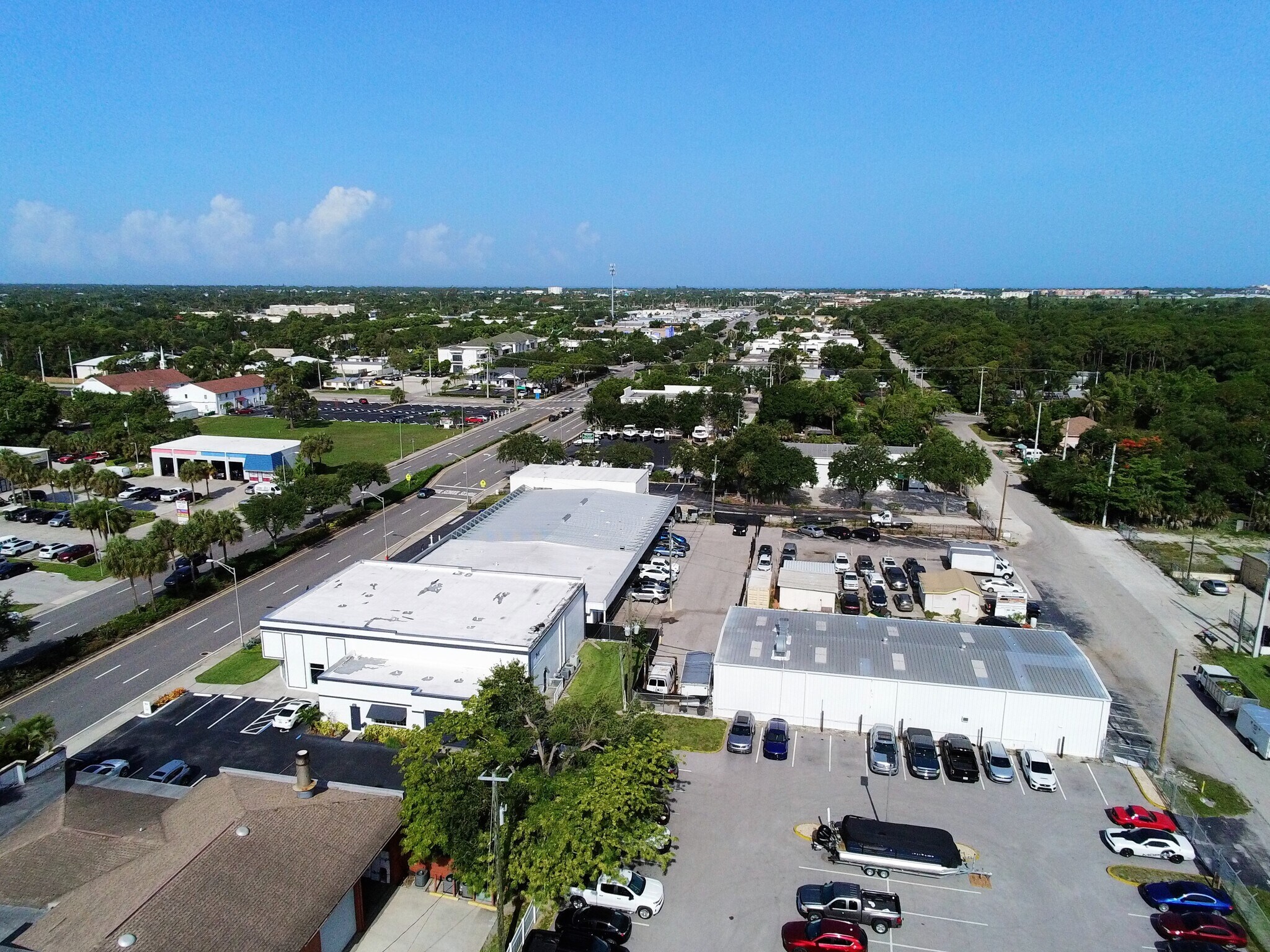 30313053 Davis Blvd, Naples, FL 34104 Autospace Naples Luxury