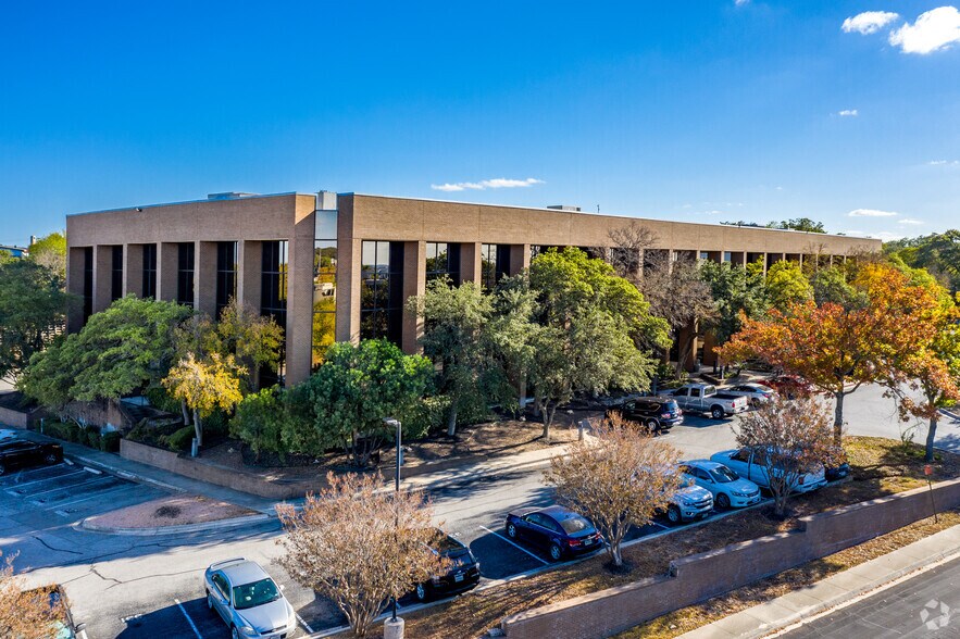 4400 S Piedras Dr, San Antonio, TX 78228