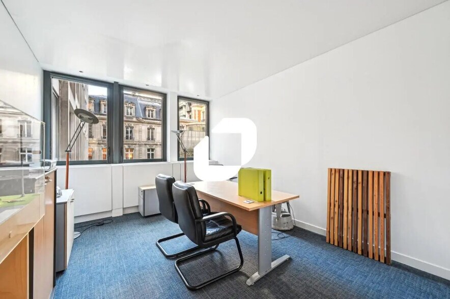 Office in Paris for lease - Building Photo - Image 2 of 10