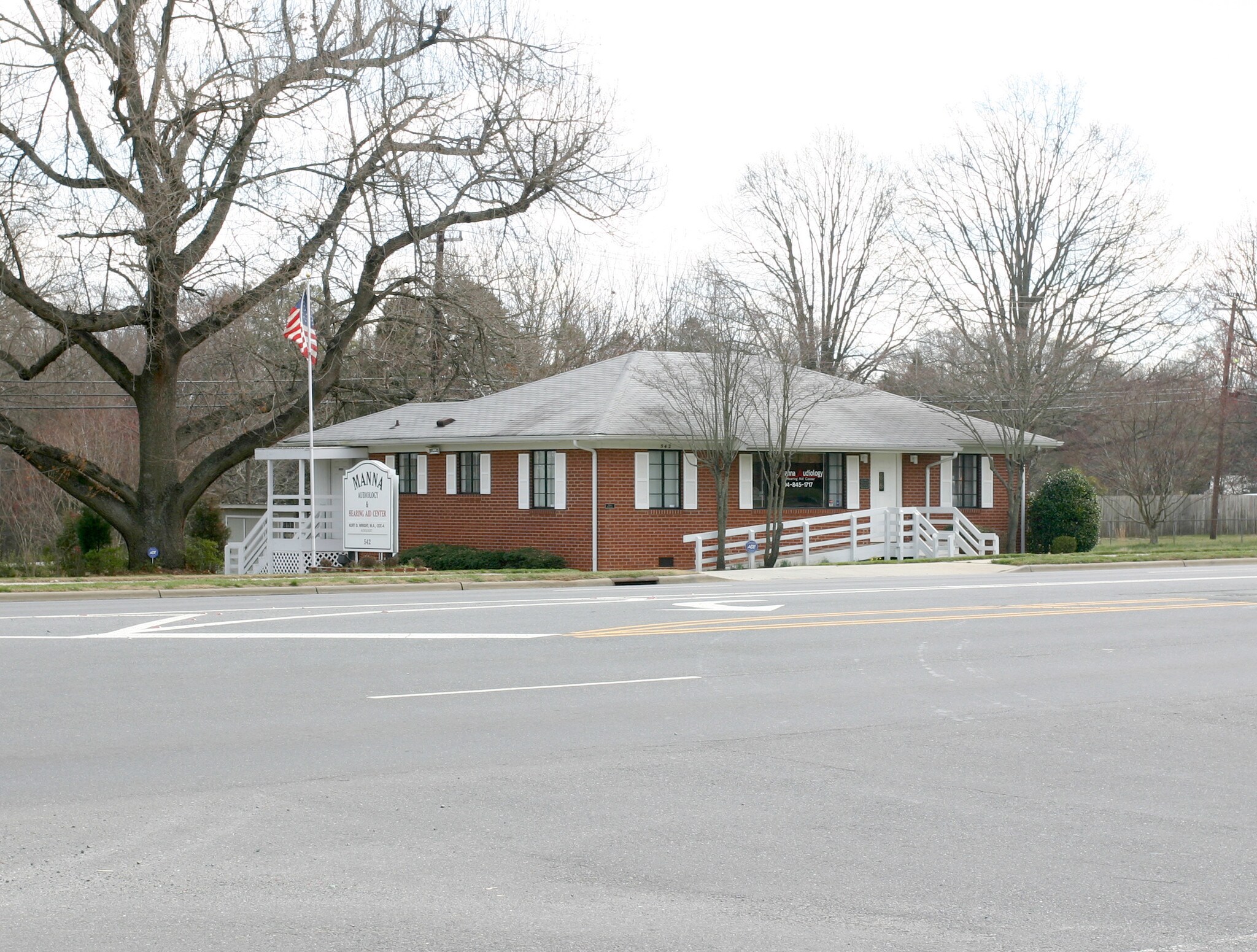 542 W John St, Matthews, NC for sale Primary Photo- Image 1 of 1