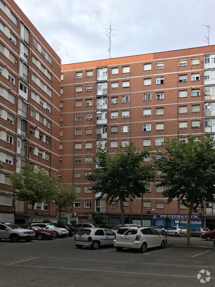 Multifamily in Madrid, Madrid for sale - Primary Photo - Image 1 of 2
