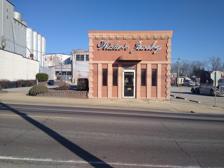 301 W Broadway, Steeleville, IL for sale - Building Photo - Image 1 of 12