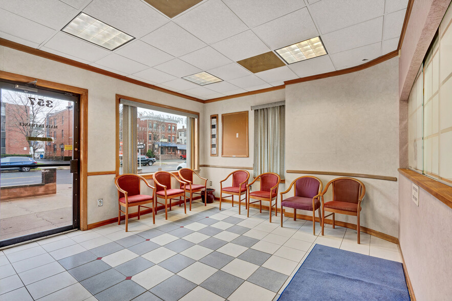 353-357 Franklin Ave, Hartford, CT for sale - Interior Photo - Image 1 of 1