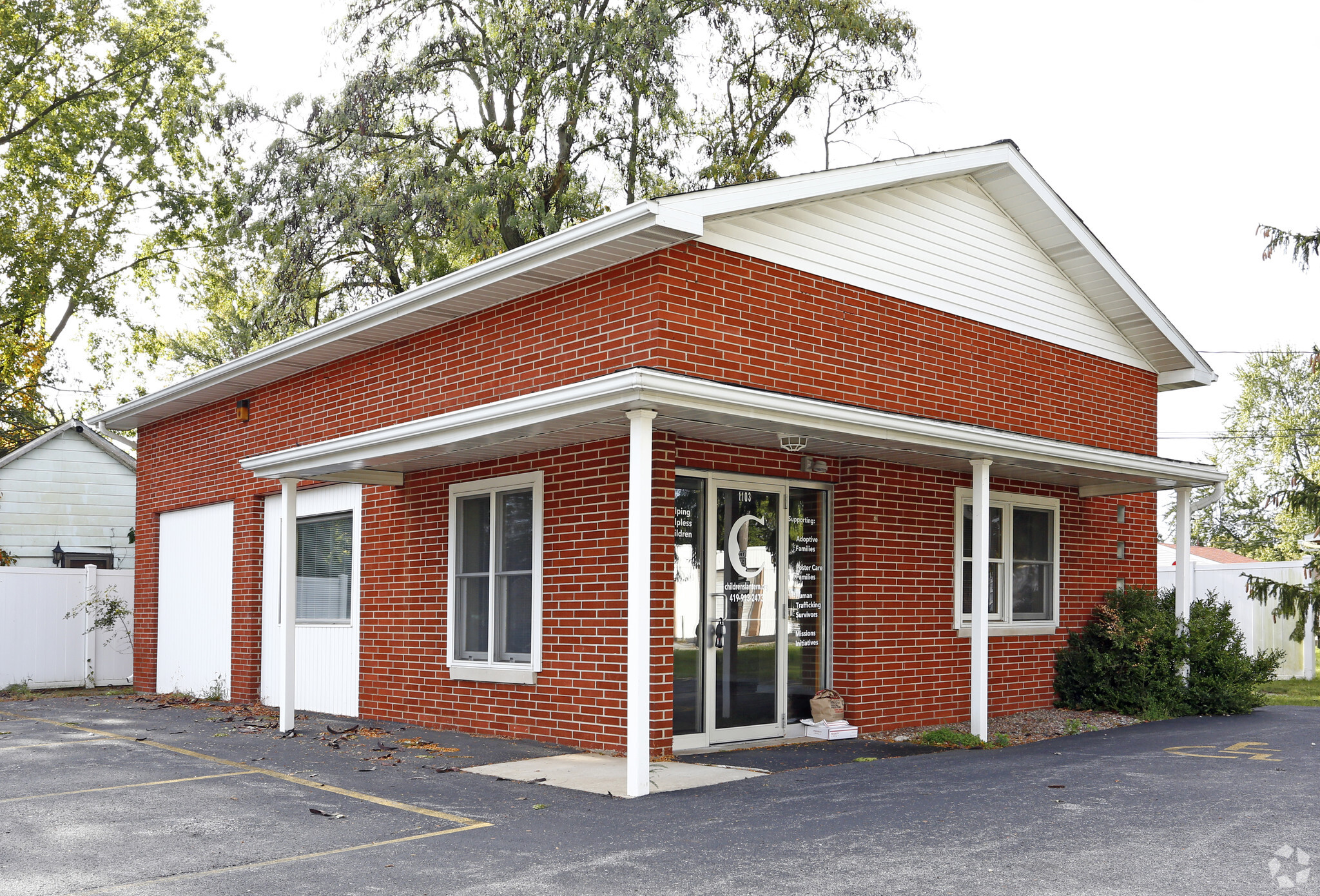 1103 Holgate Ave, Defiance, OH 43512