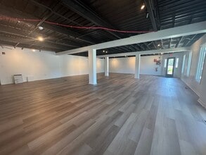 830 E State St, Geneva, IL for lease Building Photo- Image 2 of 4