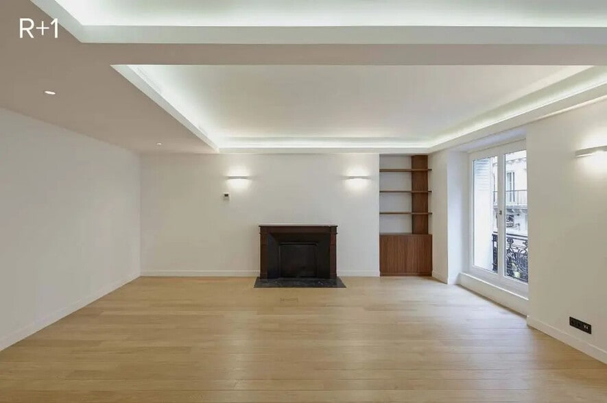 Office in Paris for lease - Building Photo - Image 2 of 10