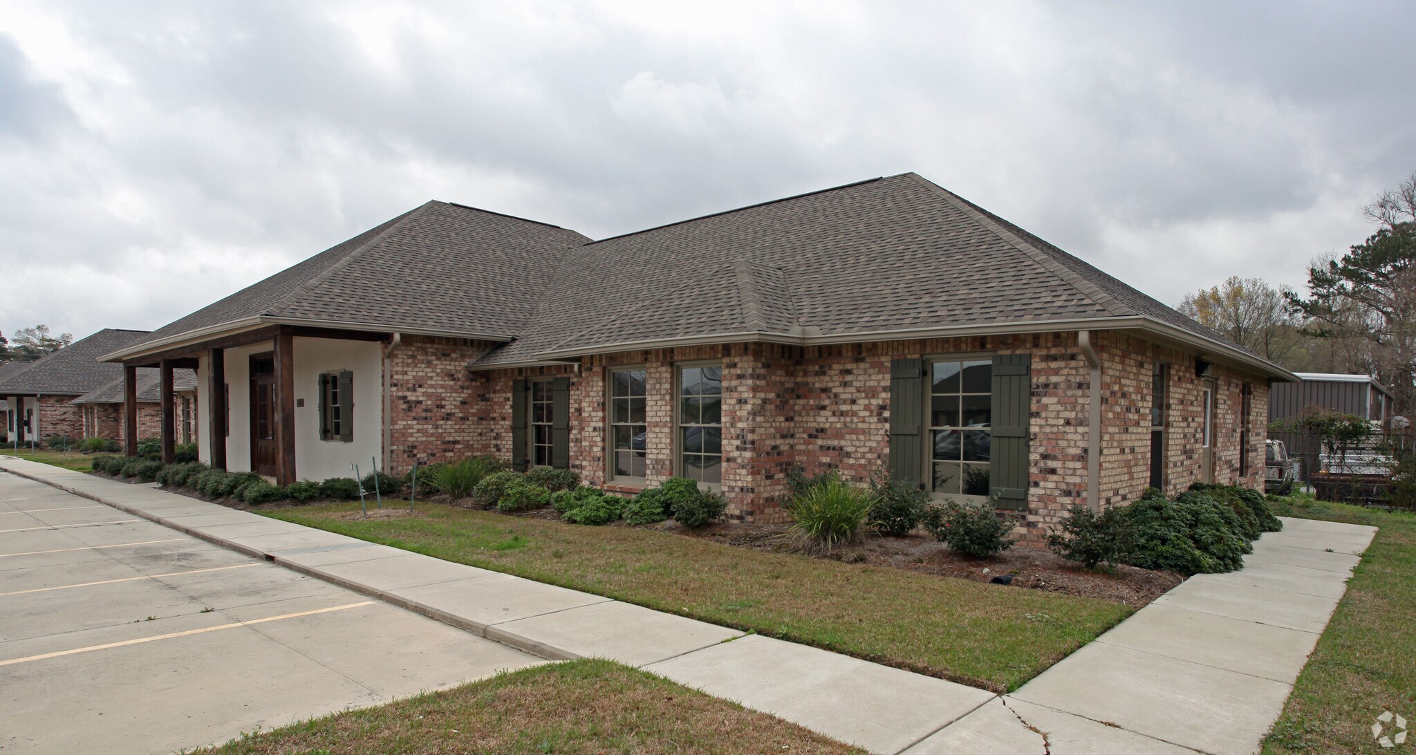 2798 O'Neal Ln, Baton Rouge, LA 70816