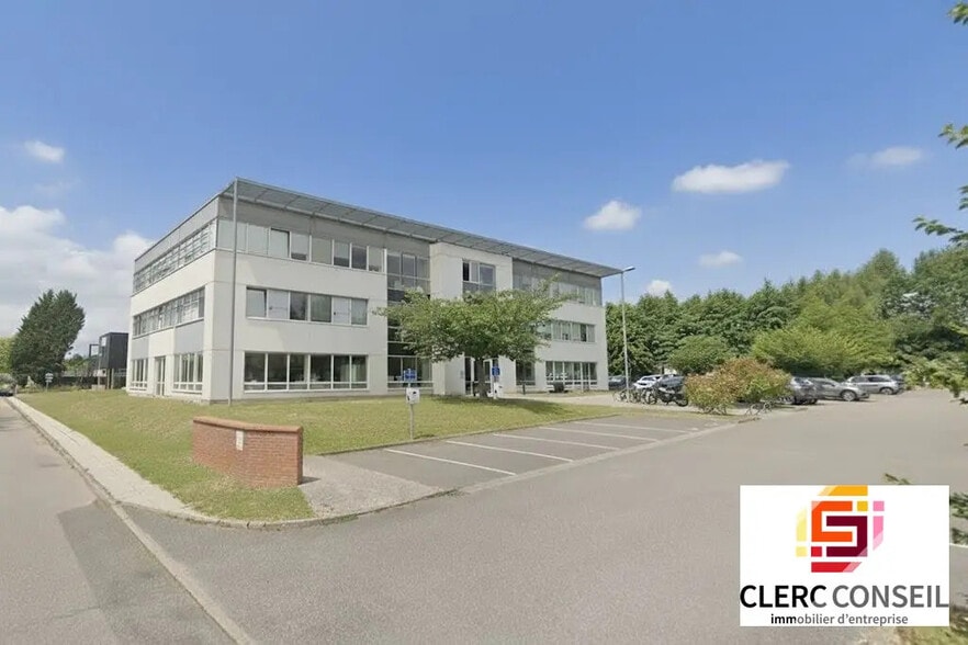 Office in Mont-Saint-Aignan for lease - Building Photo - Image 1 of 5