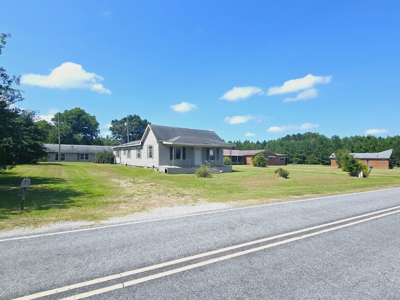 1814 Hickory Grove rd, Williamston, NC for sale - Primary Photo - Image 1 of 36