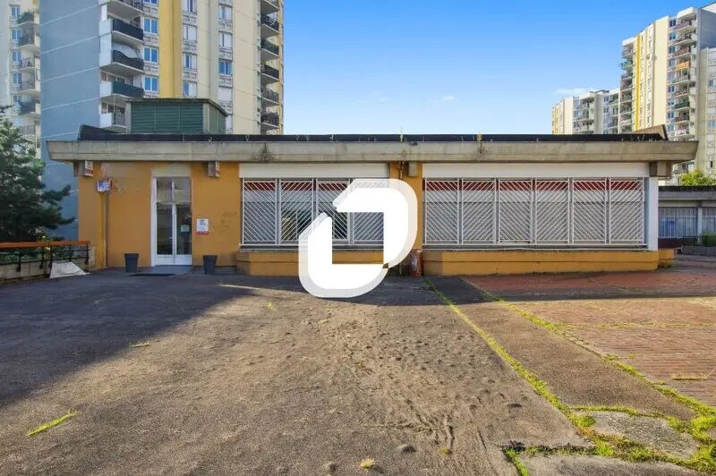 Office in Bobigny for sale - Building Photo - Image 2 of 13