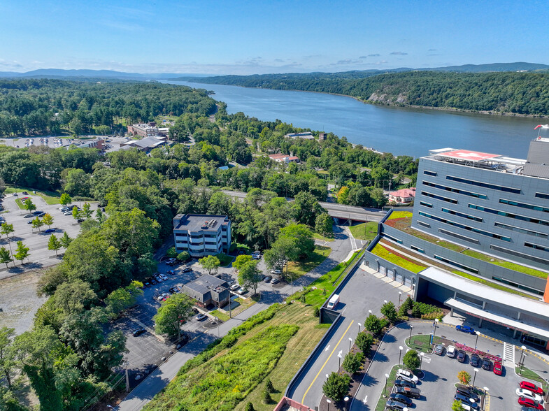 27 Fox St, Poughkeepsie, NY for lease - Aerial - Image 3 of 8