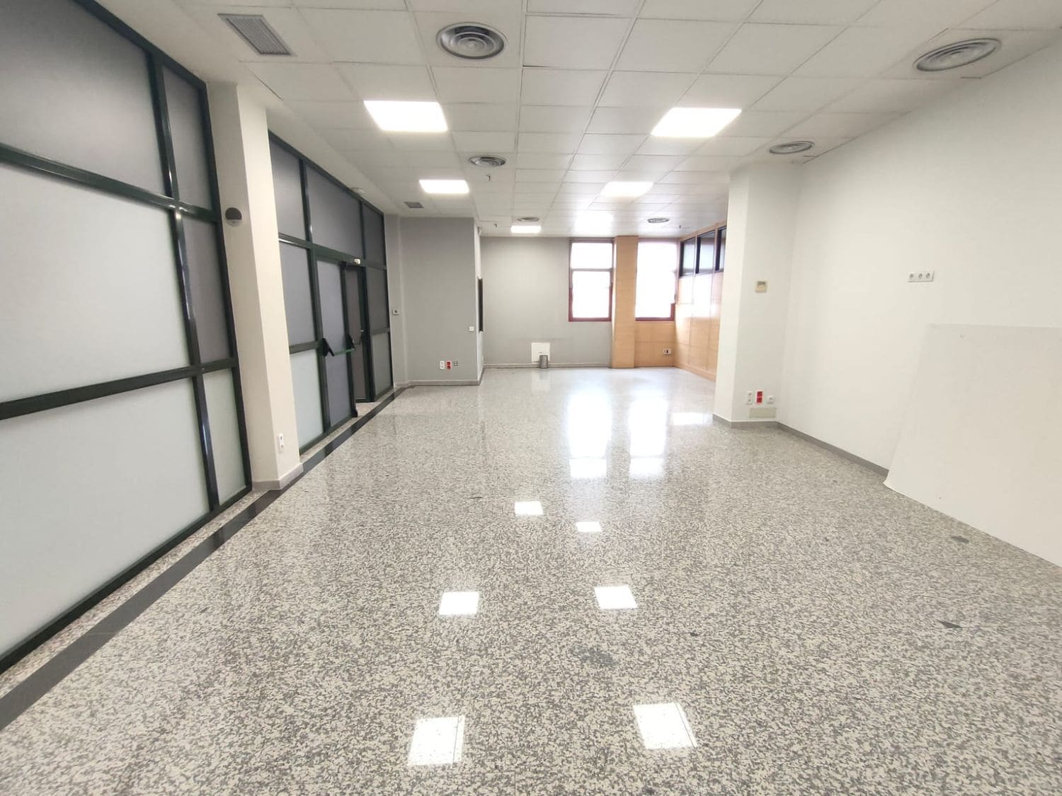 Retail in Rivas-Vaciamadrid, Madrid for lease Interior Photo- Image 1 of 10