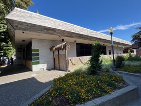 Freestanding Restaurant / Retail for Lease - Bar