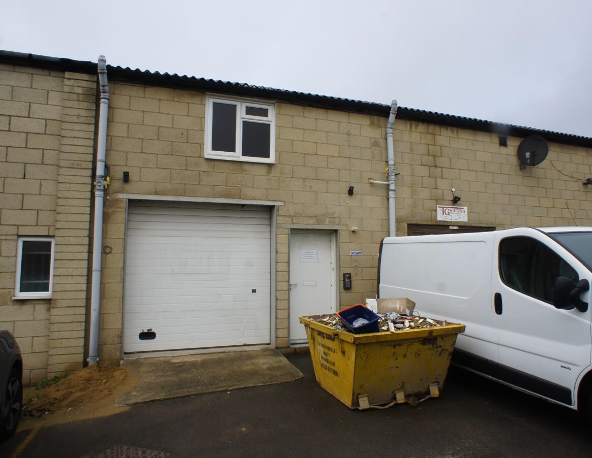 Station Rd, Royal Wootton Bassett for sale Primary Photo- Image 1 of 1