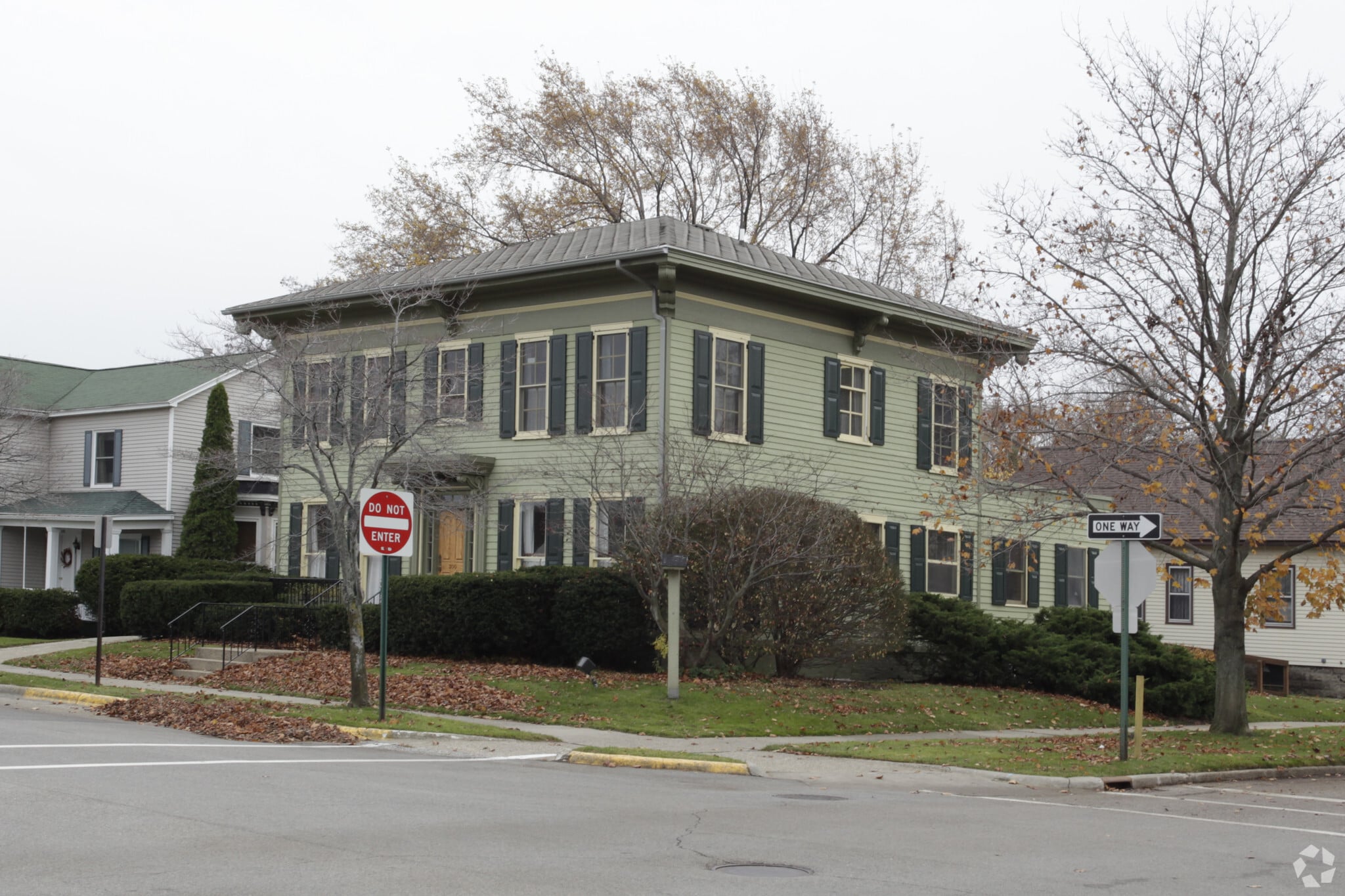 300 Franklin Ave, Grand Haven, MI for lease Primary Photo- Image 1 of 3