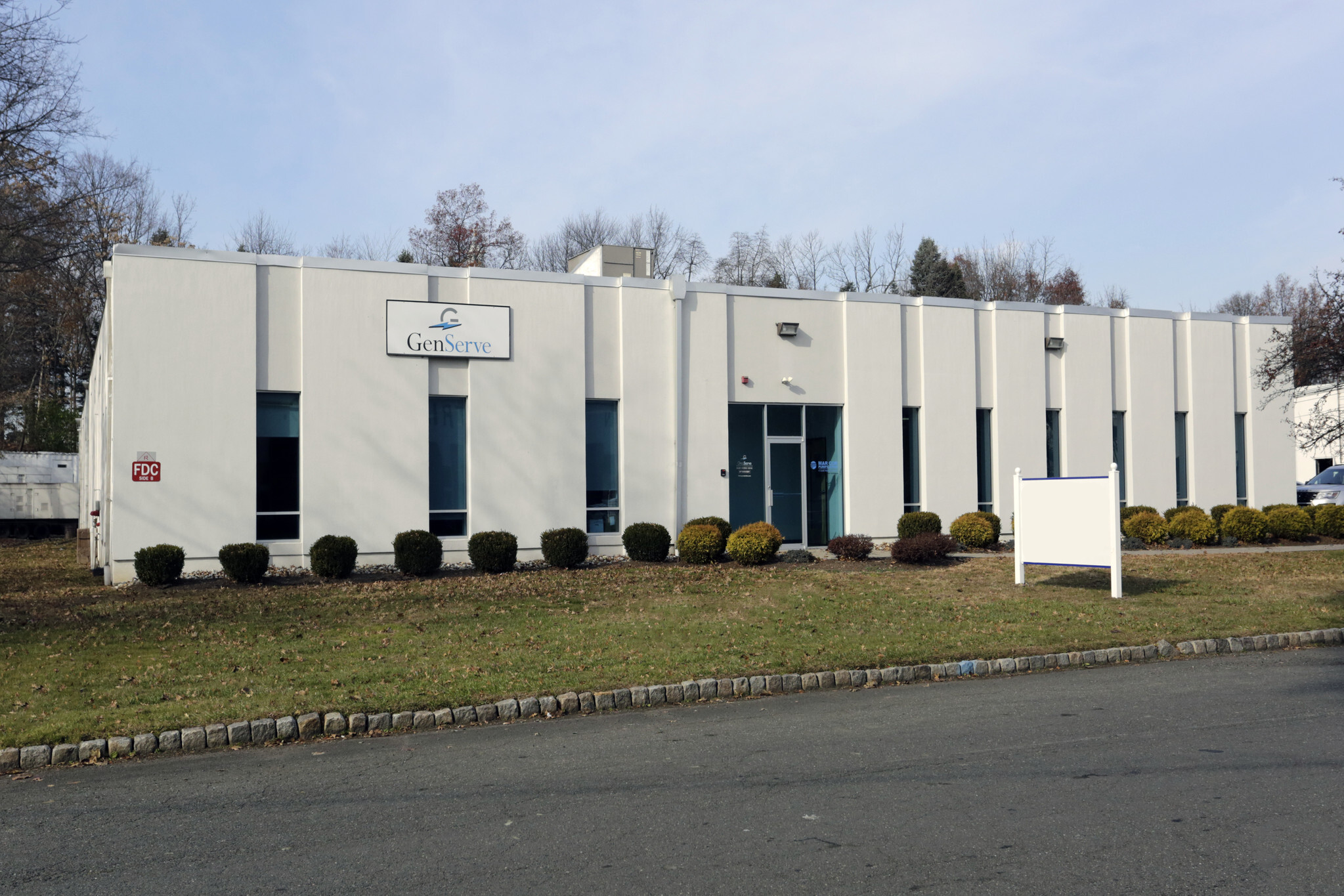 341 Kaplan Dr, Fairfield, NJ for lease Primary Photo- Image 1 of 10