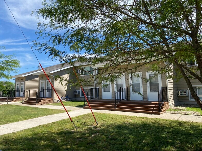 302 E Pine St, Philip, SD for sale - Building Photo - Image 3 of 15