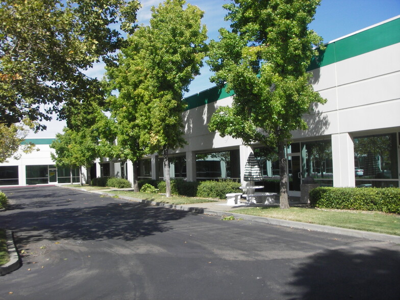 3333 Vaca Valley Pky, Vacaville, CA for lease - Building Photo - Image 1 of 6