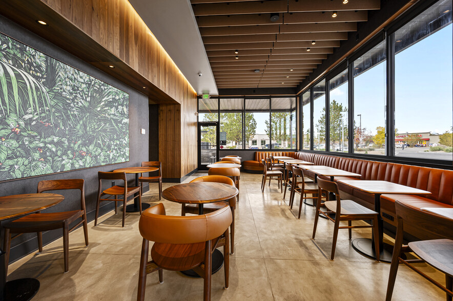 Starbucks Investment Opportunity portfolio of 3 properties for sale on LoopNet.com - Building Photo - Image 2 of 15