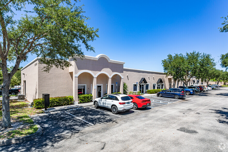 25150 Bernwood Dr, Bonita Springs, FL for lease - Building Photo - Image 2 of 8