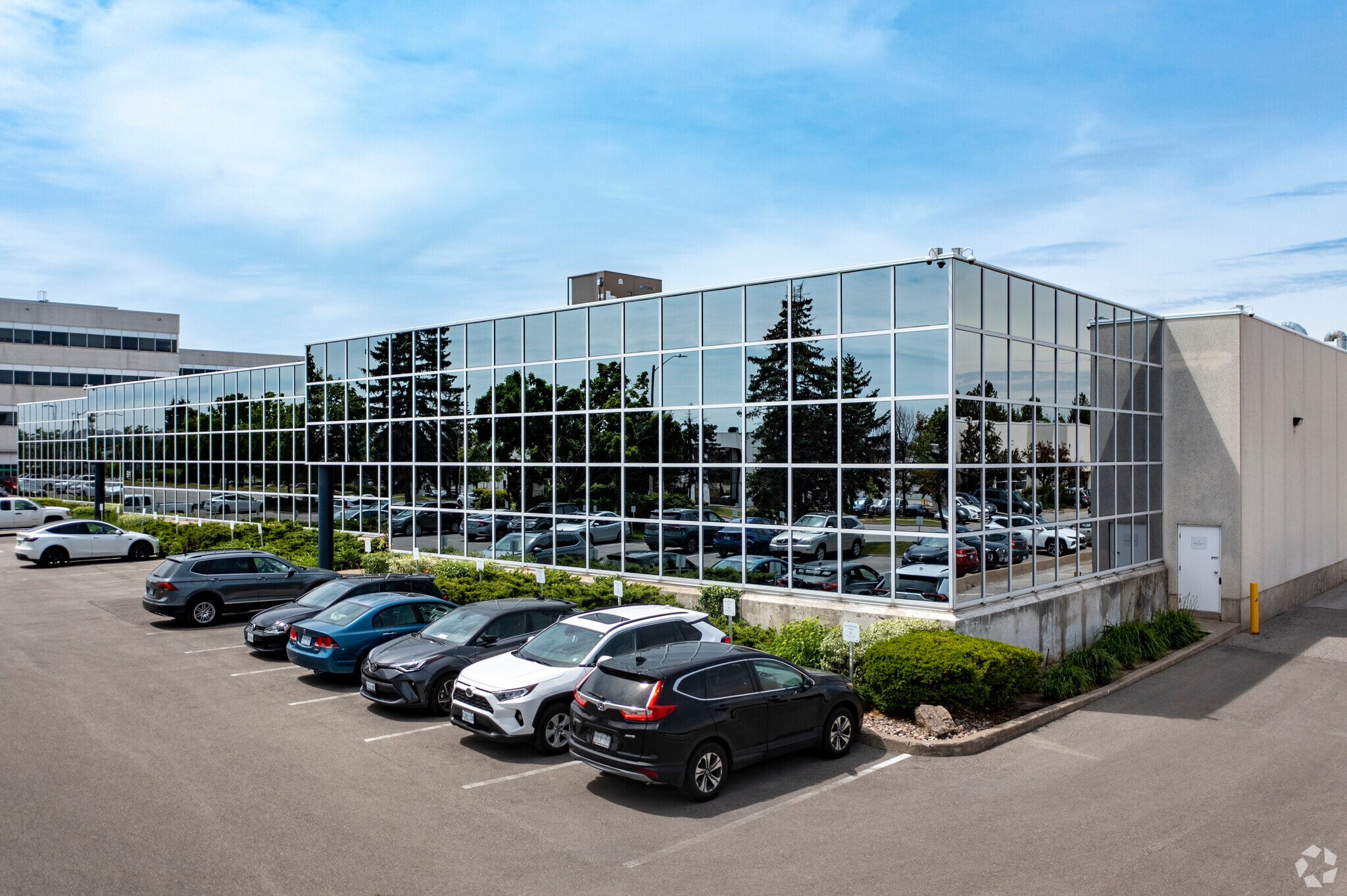 81-95 Granton Dr, Richmond Hill, ON for sale Primary Photo- Image 1 of 1