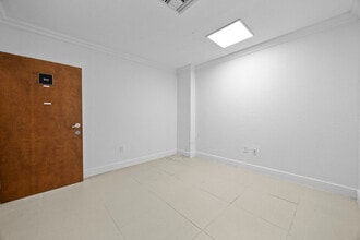 1940 Harrison St, Hollywood, FL for lease Interior Photo- Image 2 of 4