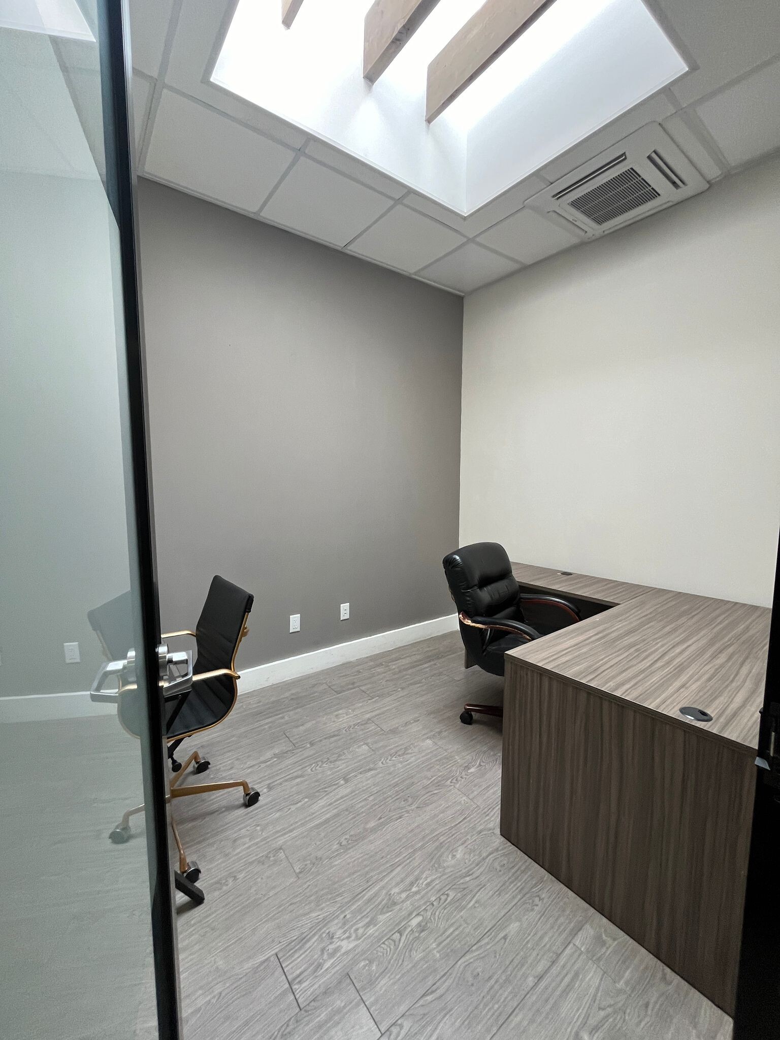 680 Central Ave, Cedarhurst, NY for lease Interior Photo- Image 1 of 2