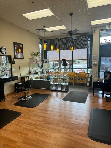 3668 Lake Tahoe Blvd, South Lake Tahoe, CA for lease - Building Photo - Image 3 of 25