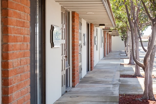 1725 Monrovia Ave, Costa Mesa, CA for lease - Building Photo - Image 2 of 5