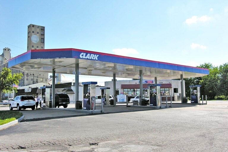 1289 Conant St, Maumee, OH for sale Primary Photo- Image 1 of 1