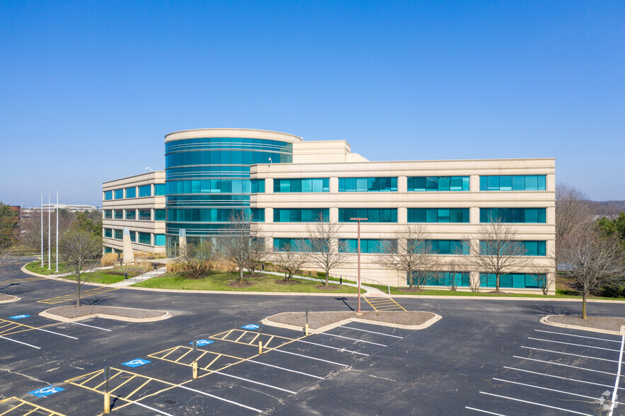 2275 Cabot Dr, Lisle, IL for lease - Primary Photo - Image 1 of 26