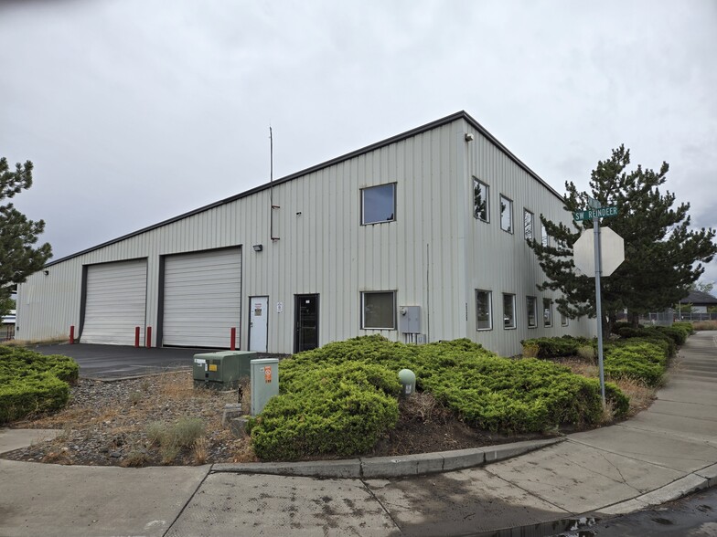 2138 SW 2nd Ct, Redmond, OR for lease - Building Photo - Image 3 of 5