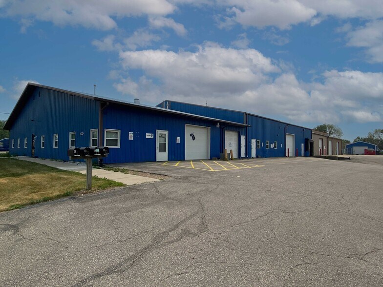 1300 Stoney Point Rd SW, Cedar Rapids, IA for sale - Building Photo - Image 1 of 1