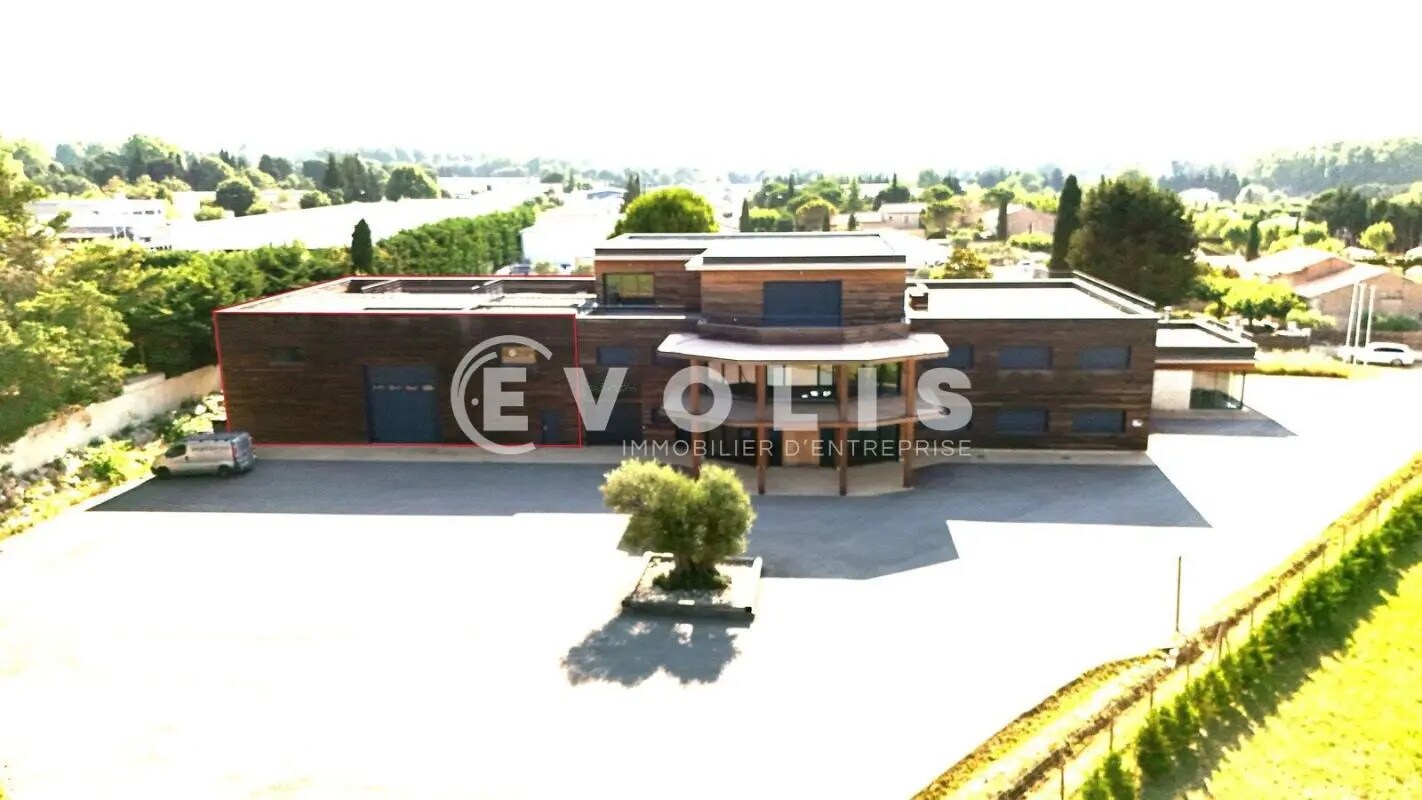 Industrial in Saint-Rémy-de-Provence for lease Building Photo- Image 1 of 7