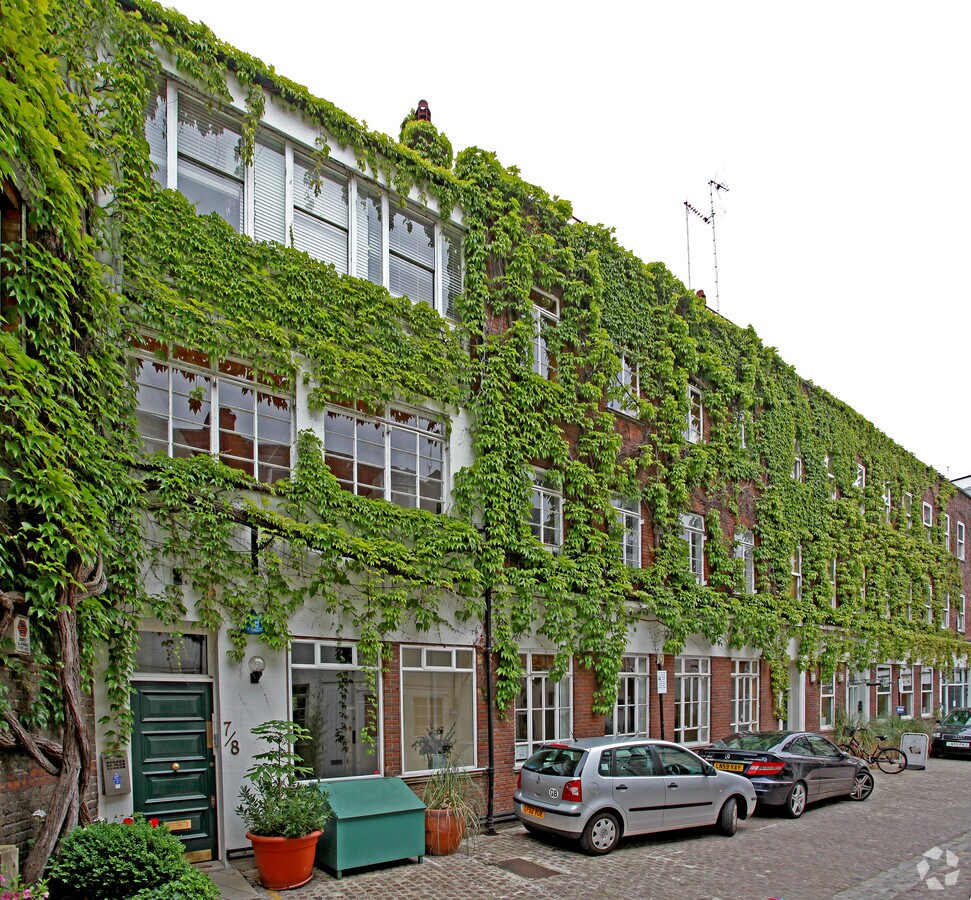 710 Kendrick Mews, London, LND SW7 3HG