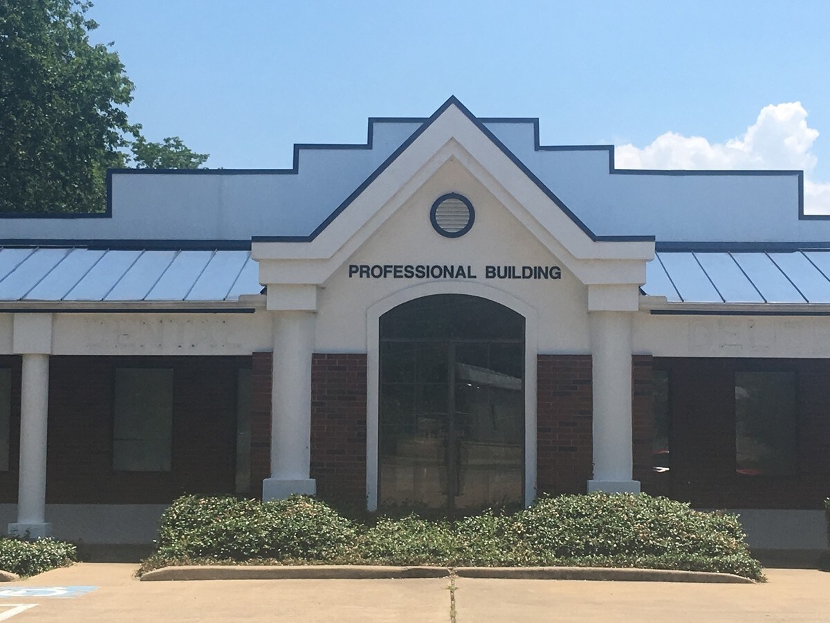 8228 Bruton Rd, Dallas, TX 75217