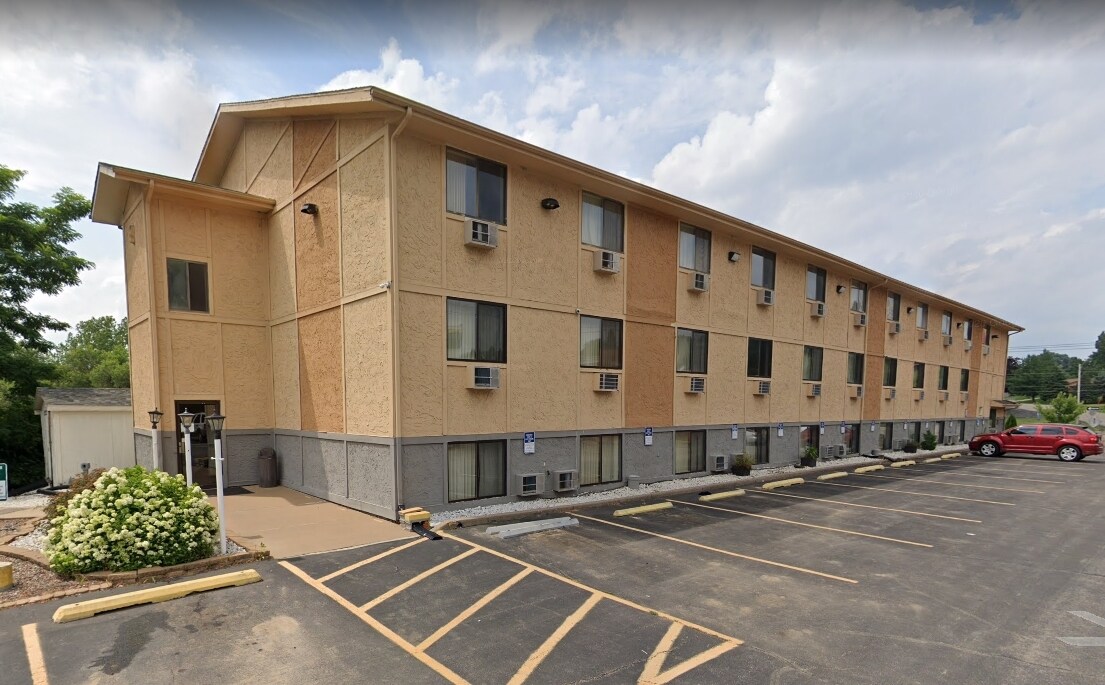 2730 Dodge St, Dubuque, IA for sale Primary Photo- Image 1 of 1