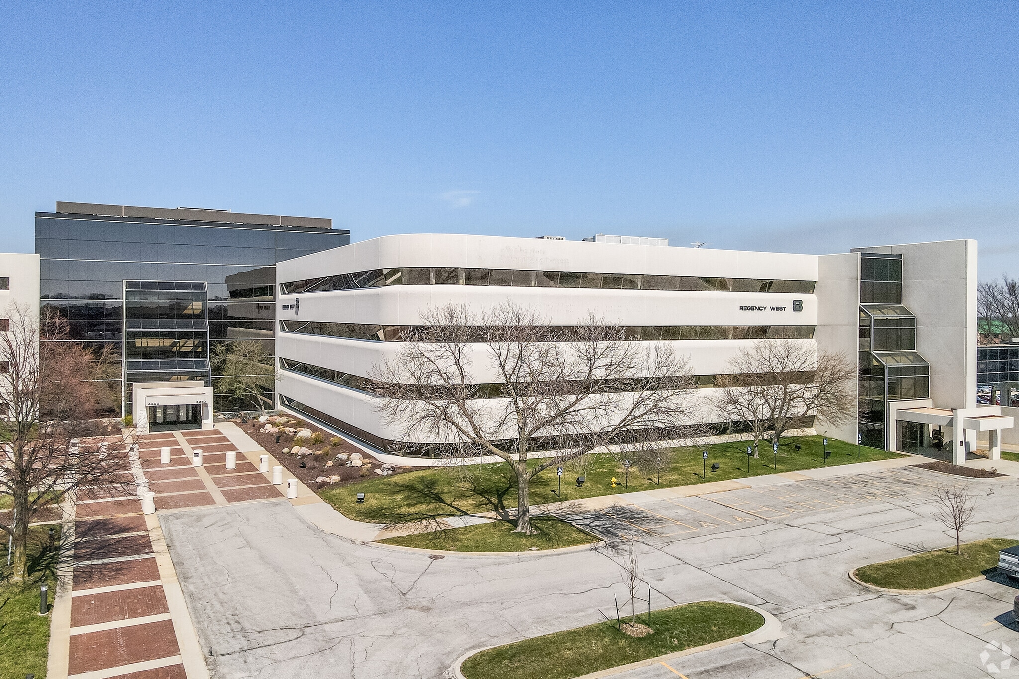 4350 Westown Pky, West Des Moines, IA for lease Primary Photo- Image 1 of 22