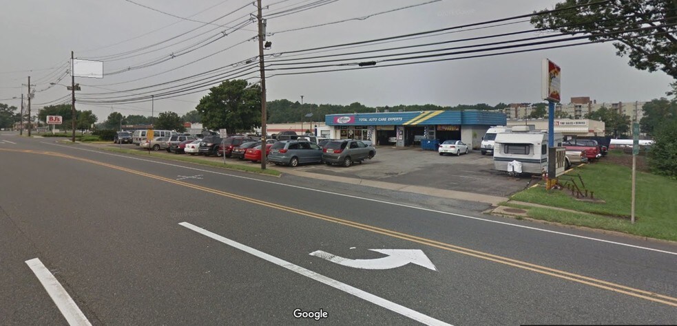 135 E Kings Hwy, Maple Shade Township, NJ for sale - Primary Photo - Image 1 of 1